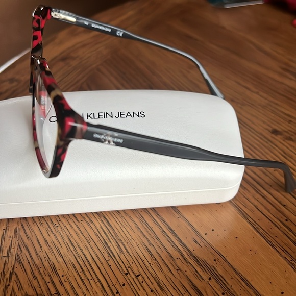 NWOTCalvinKleinJeansglasses.ClearLens. ChicRedBlackTan frameElegant&Classic+Case - Picture 2 of 6